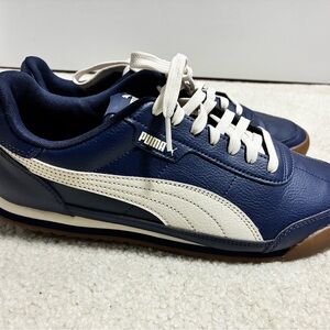 Puma Men's Blue and White Sneakers